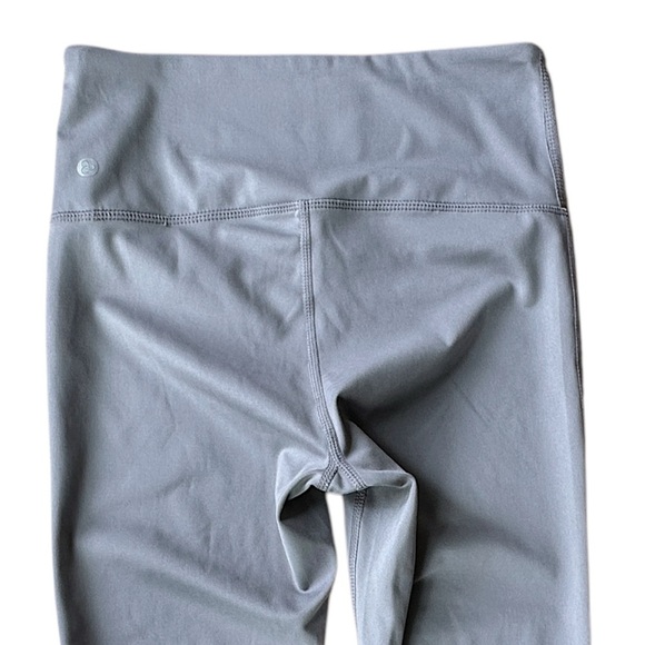 ZELLA STUDIO NWOT LITE CROP LEGGINGS CAPRI GRAY | SIZE: SMALL - Picture 7 of 9